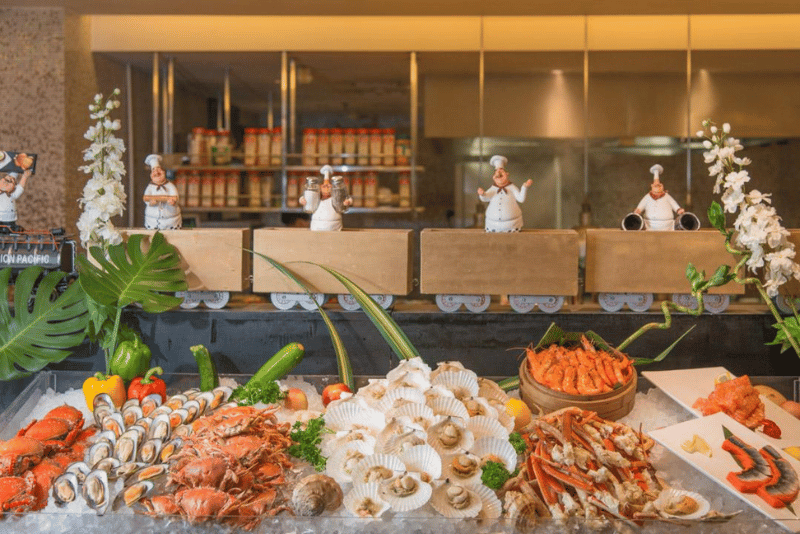 Decor for a Five Star Hotel Buffet Decor for a Five Star Hotel Buffet